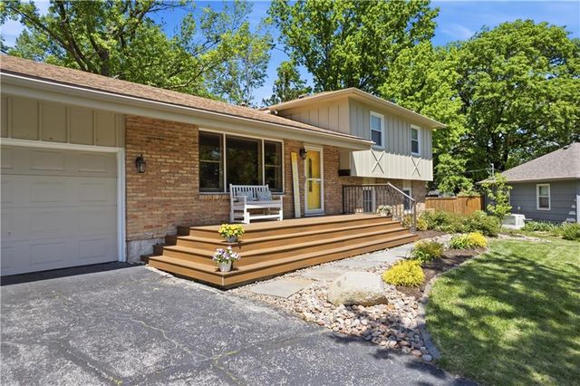 9336 Hardy Drive, Overland Park, KS 66212