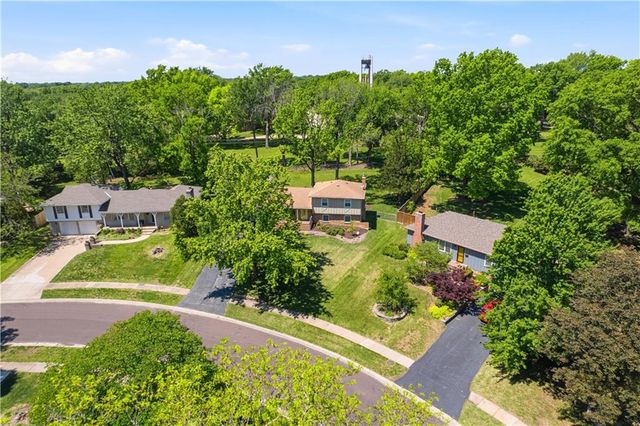 9336 Hardy Drive, Overland Park, KS 66212