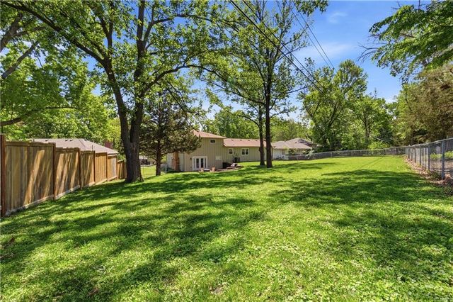 9336 Hardy Drive, Overland Park, KS 66212