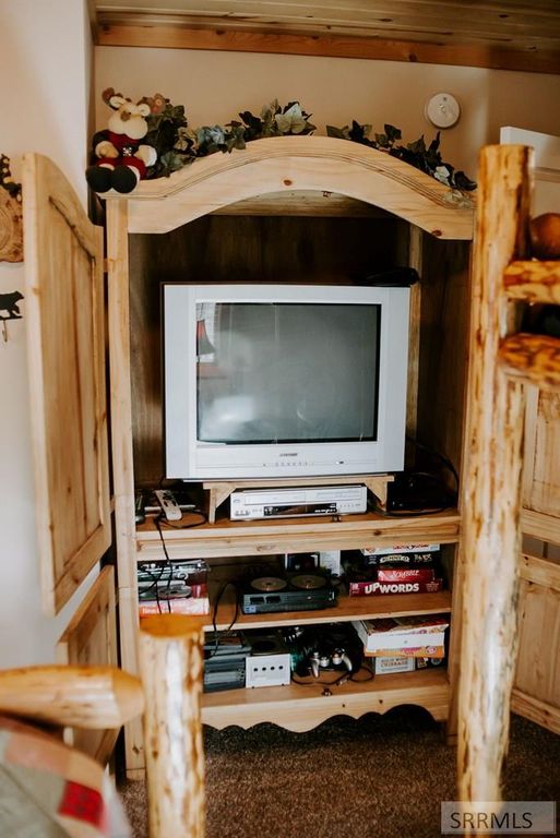 Image 20 of property listing at 4088 Yale Creek Road, Island Park, ID 83429