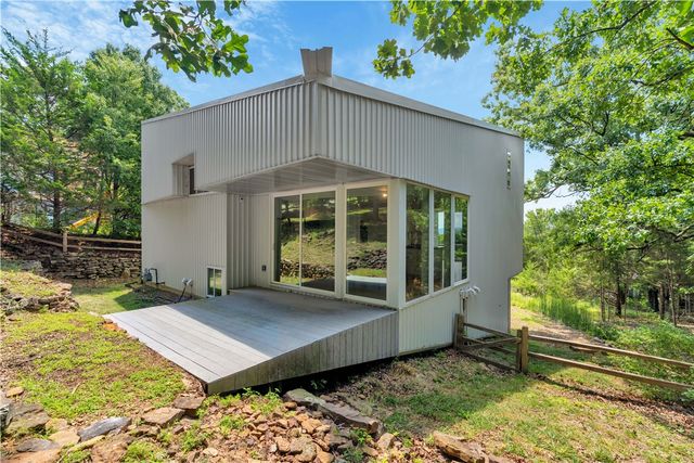 1124 E Heath Drive, Fayetteville, AR 72701
