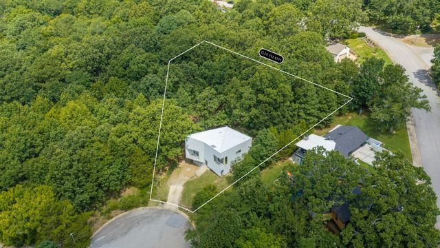 1124 E Heath Drive, Fayetteville, AR 72701