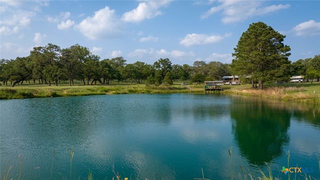 190 Turnaround Road, Seguin, TX 78155