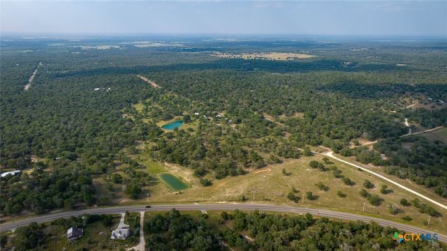 190 Turnaround Road, Seguin, TX 78155