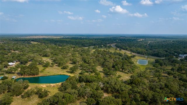 190 Turnaround Road, Seguin, TX 78155