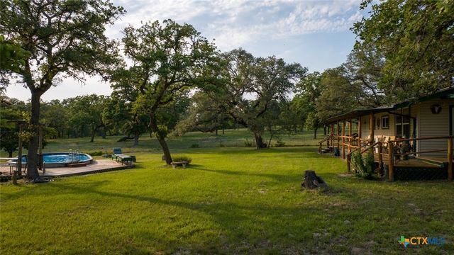 190 Turnaround Road, Seguin, TX 78155