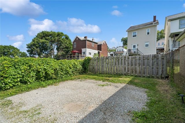 305 Onyx Ave, Mt Oliver, PA 15210
