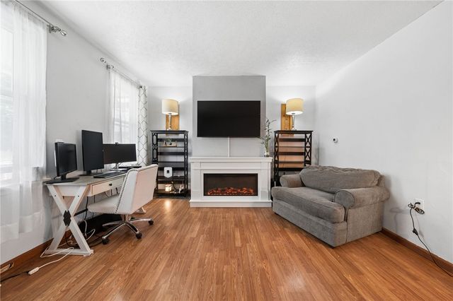 305 Onyx Ave, Mt Oliver, PA 15210