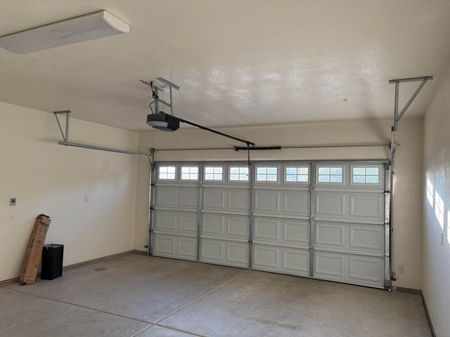 394 S Camelia Avenue, Farmersville, CA 93223