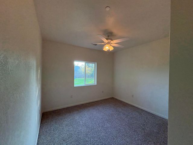 394 S Camelia Avenue, Farmersville, CA 93223