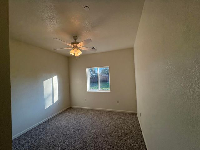 394 S Camelia Avenue, Farmersville, CA 93223