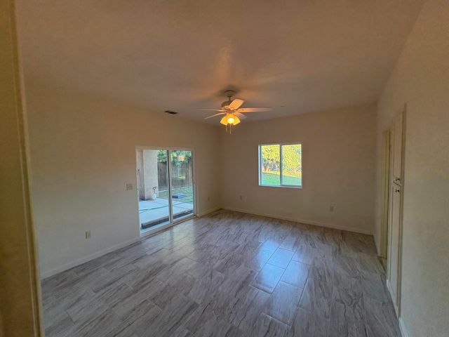 394 S Camelia Avenue, Farmersville, CA 93223