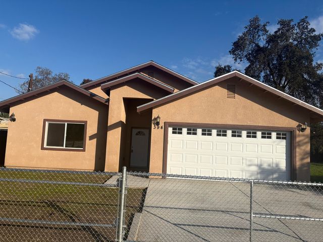 394 S Camelia Avenue, Farmersville, CA 93223
