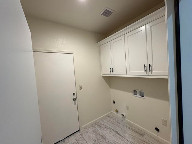 394 S Camelia Avenue, Farmersville, CA 93223