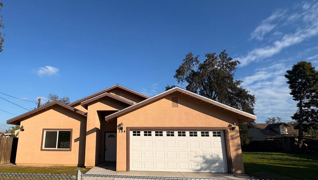 394 S Camelia Avenue, Farmersville, CA 93223