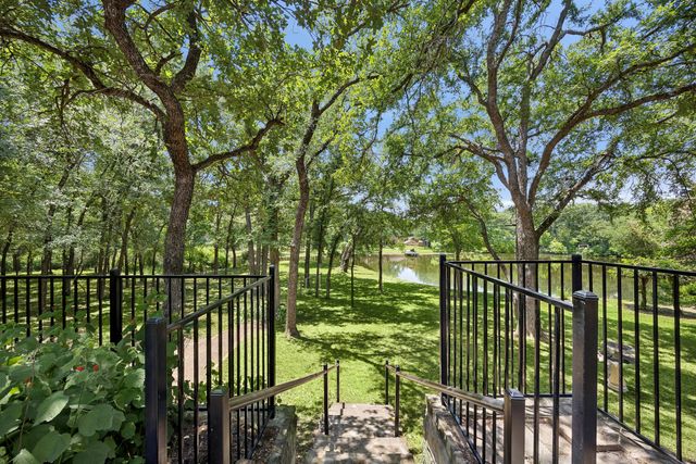 939 Garnet Cove, Oak Point, TX 75068