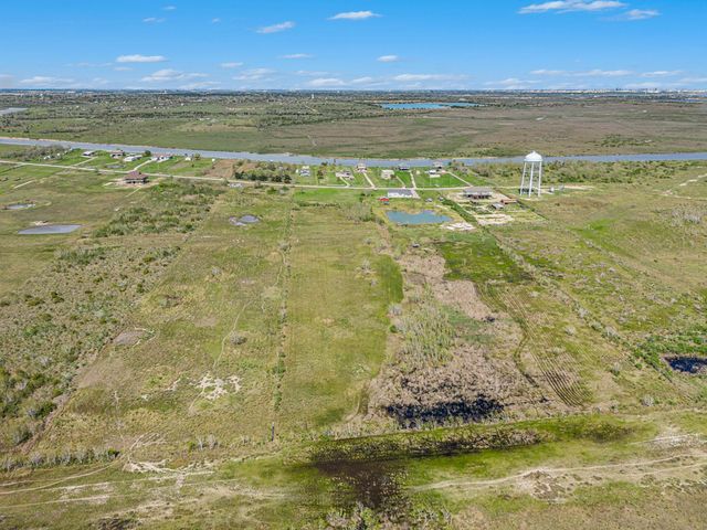 0000 S Redfish Street, Hitchcock, TX 77563