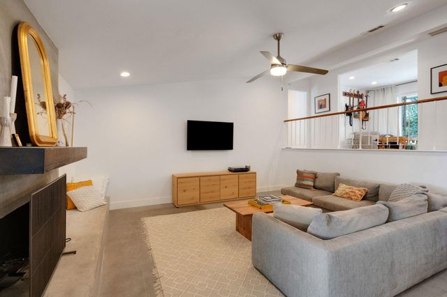 2502 Side CV, Austin, TX 78704