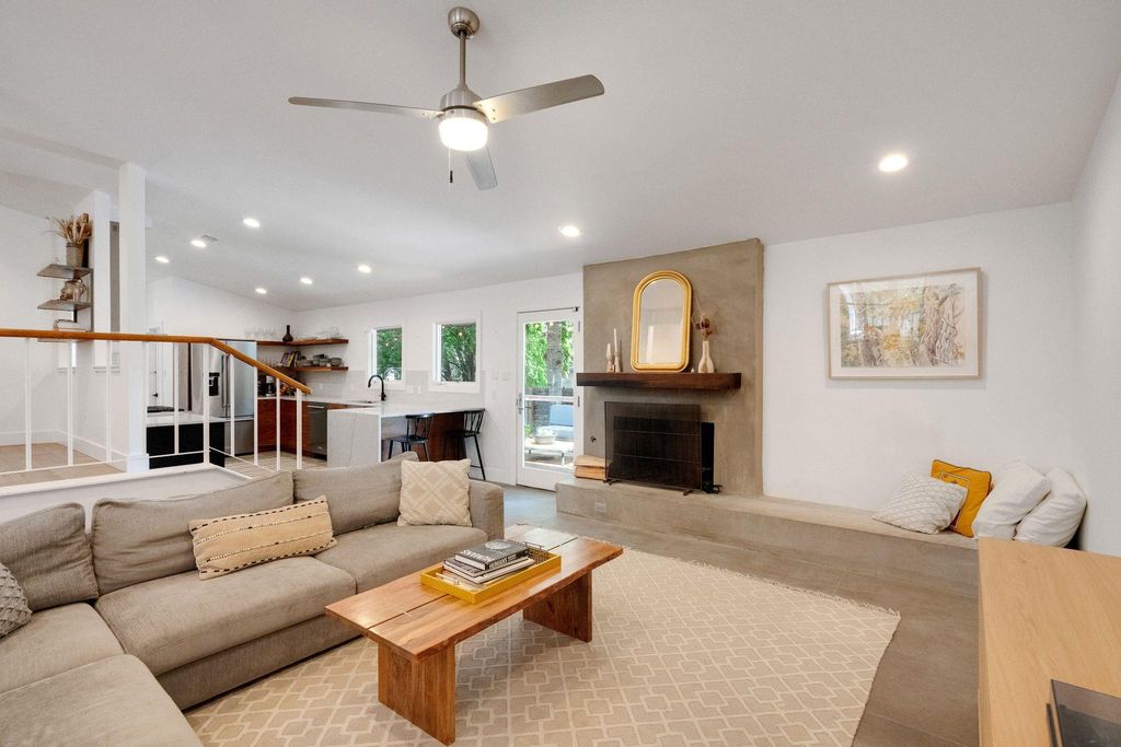 2502 Side CV, Austin, TX 78704