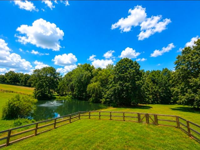 1403 Southside Rd, Southside, TN 37171