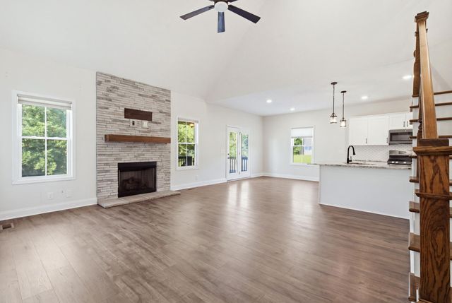1403 Southside Rd, Southside, TN 37171