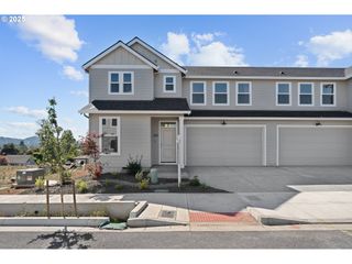 207 Se Acacia Dr, Gresham, OR 97080