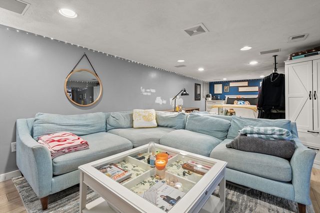 21 Fells Ave, Medford, MA 02155