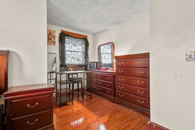 21 Fells Ave, Medford, MA 02155