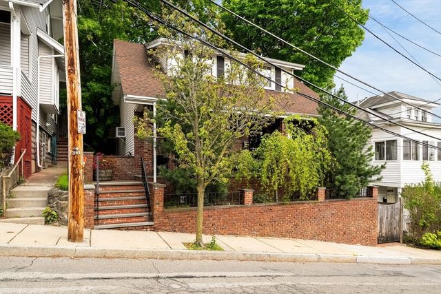 21 Fells Ave, Medford, MA 02155