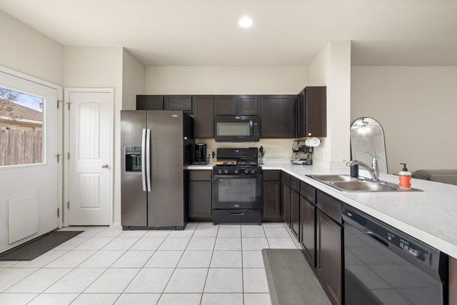 1058 Sand Post PL, San Marcos, TX 78666