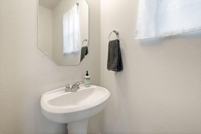 1058 Sand Post PL, San Marcos, TX 78666