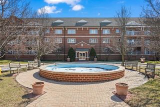 460 S Northwest Highway 212, Park Ridge, IL 60068