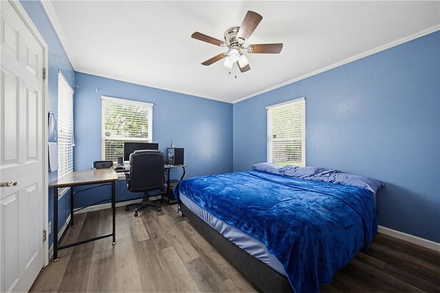 1607 Crosby St, Portland, TX 78374