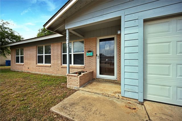 1607 Crosby St, Portland, TX 78374