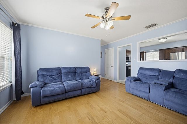 1607 Crosby St, Portland, TX 78374