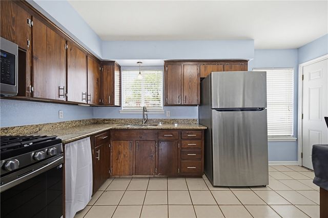 1607 Crosby St, Portland, TX 78374