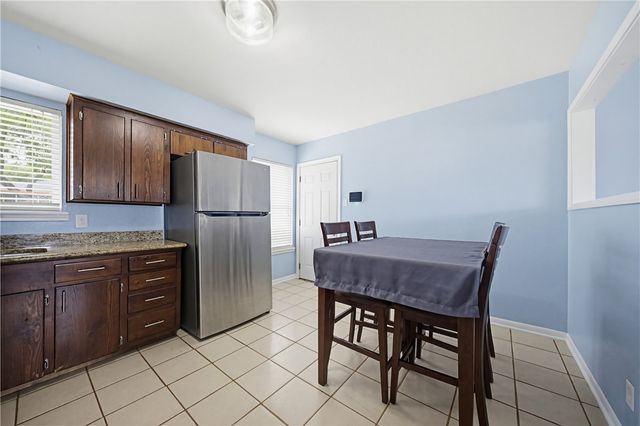 1607 Crosby St, Portland, TX 78374