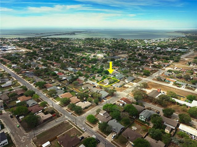 1607 Crosby St, Portland, TX 78374