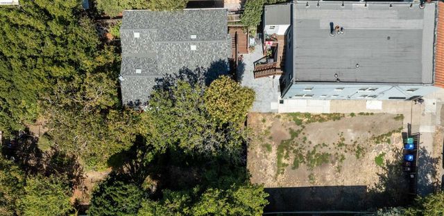5719 Shattuck Ave, Oakland, CA 94609