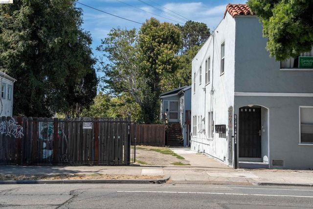 5719 Shattuck Ave, Oakland, CA 94609