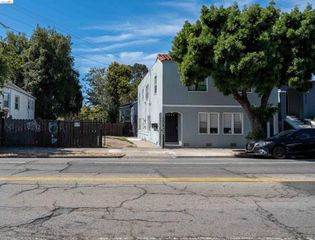 5719 Shattuck Ave, Oakland, CA 94609