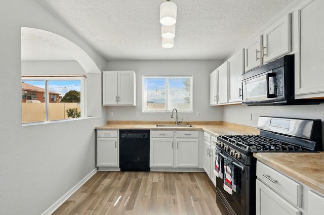 2016 Sea Breeze Street NW, Albuquerque, NM 87120