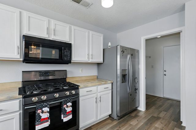 2016 Sea Breeze Street NW, Albuquerque, NM 87120