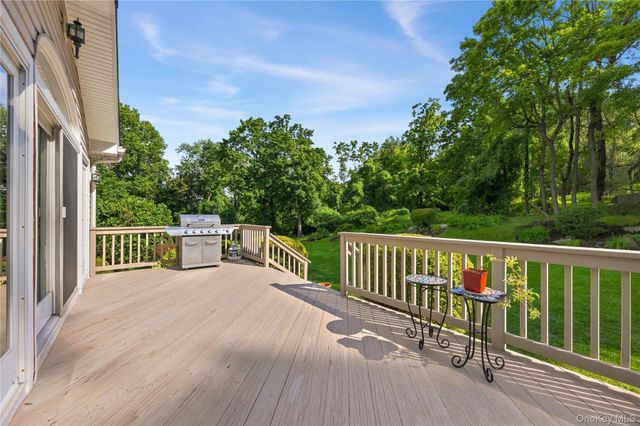 110 Cypress Lane, Briarcliff Manor, NY 10510