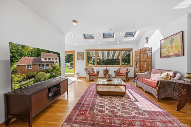 110 Cypress Lane, Briarcliff Manor, NY 10510