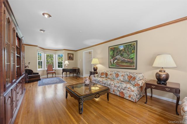 110 Cypress Lane, Briarcliff Manor, NY 10510