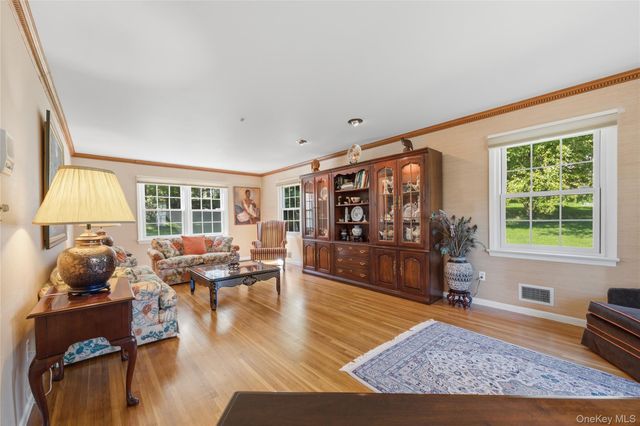 110 Cypress Lane, Briarcliff Manor, NY 10510