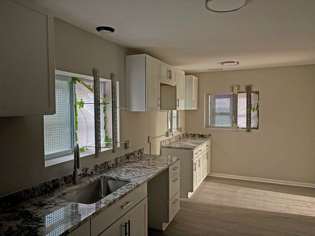 1014 Bloor Avenue, Flint, MI 48507