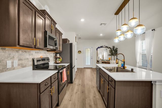 608 Daybreak Lane, Lavon, TX 75166