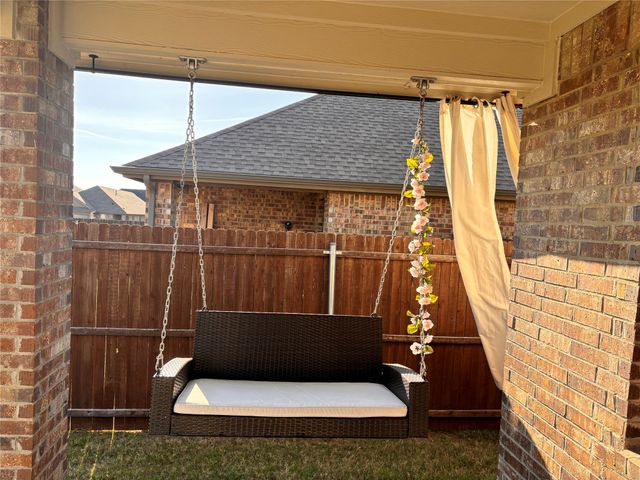 608 Daybreak Lane, Lavon, TX 75166
